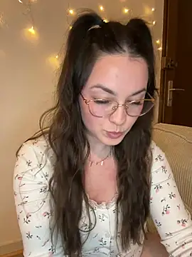 liloush   online show from April 2026 08:20:02 PM