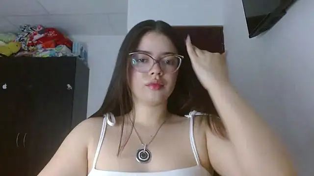 Valentina2390 online show from May 2026 01:35:01 AM