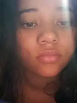 Snapshot of Violethroos chatting on September 2025 04:36:02 AM Violethroos online show from September 2025 04:36:02 AM