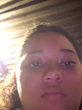 Snapshot of Violethroos chatting on November 2025 03:42:02 AM Violethroos online show from November 2025 03:42:02 AM