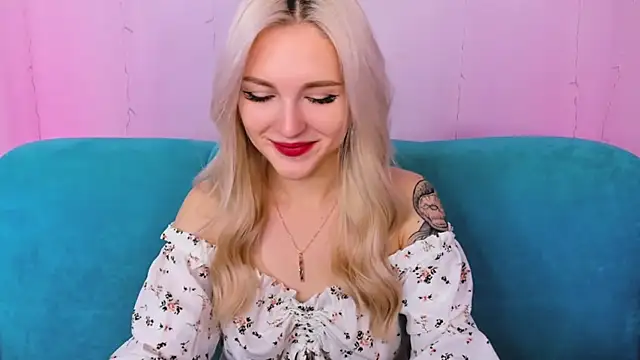 LisaFoxyMe online show from October 2025 08:12:01 AM