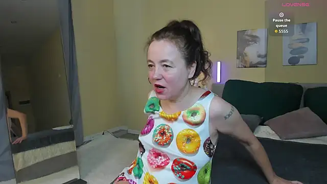 Snapshot of Kira_Adler chatting on April 2026 01:00:02 AM Kira Adler online show from April 2026 01:00:02 AM