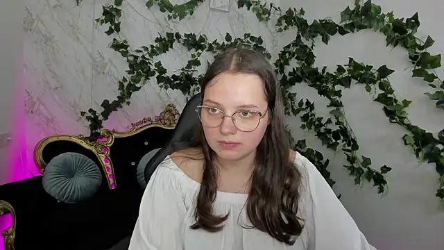 SophieDreamss online show from September 2025 12:52:01 PM