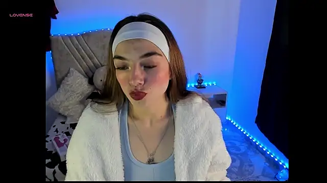 Mia Victoria22 online show from March 2026 02:42:02 PM