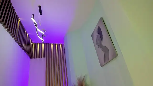 MacarenaRosse online show from October 2025 09:01:01 PM