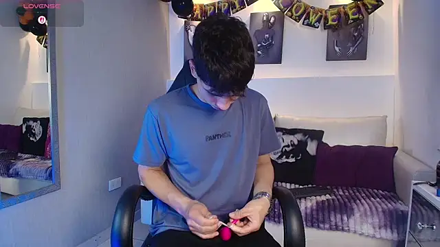 AdrianRinaldi online show from October 2025 08:18:02 PM