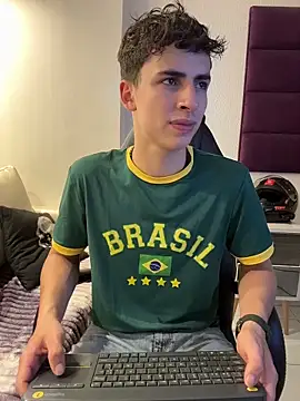 AdrianRinaldi online show from November 2025 08:08:01 PM