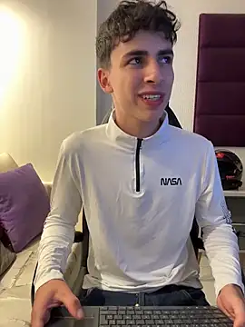 AdrianRinaldi online show from December 2025 08:17:01 PM