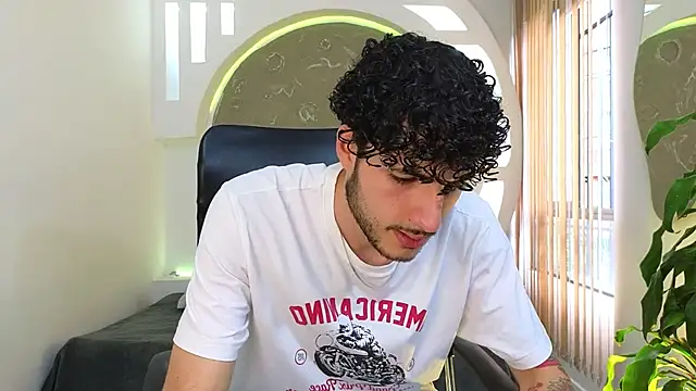 Rafael Mendezz online show from September 2025 08:20:02 PM