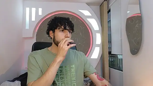 Rafael Mendezz online show from October 2025 08:30:01 PM