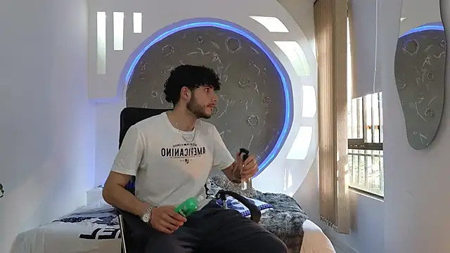 Rafael Mendezz online show from October 2025 08:54:02 PM