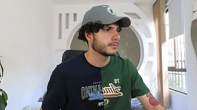 Rafael Mendezz online show from November 2025 08:33:02 PM