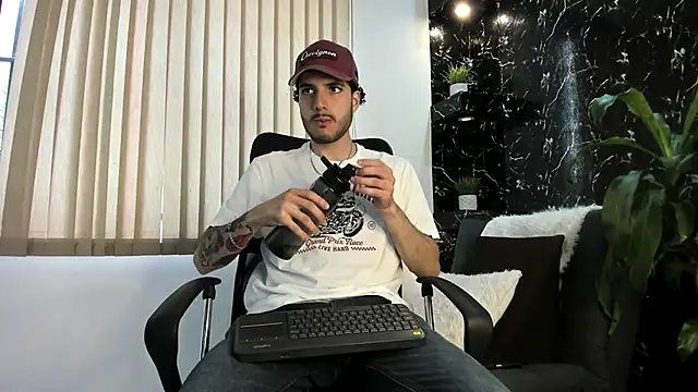 Rafael Mendezz online show from November 2025 08:41:02 PM