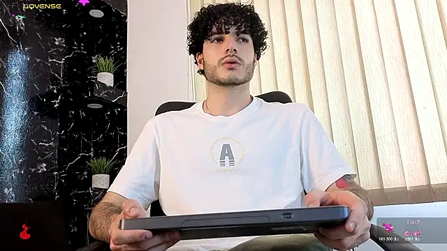 Snapshot of Rafael_Mendezz chatting on March 2026 07:16:02 PM Rafael Mendezz online show from March 2026 07:16:02 PM