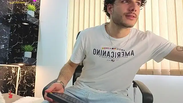 Snapshot of Rafael_Mendezz chatting on March 2026 08:47:01 PM Rafael Mendezz online show from March 2026 08:47:01 PM