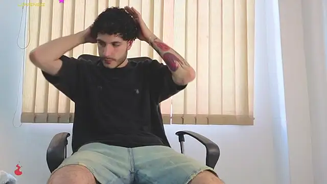 Snapshot of Rafael_Mendezz chatting on March 2026 08:34:01 PM Rafael Mendezz online show from March 2026 08:34:01 PM