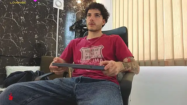 Snapshot of Rafael_Mendezz chatting on March 2026 08:25:02 PM Rafael Mendezz online show from March 2026 08:25:02 PM