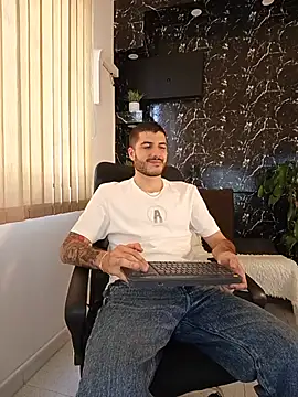 Rafael Mendezz online show from July 2026 07:49:01 PM