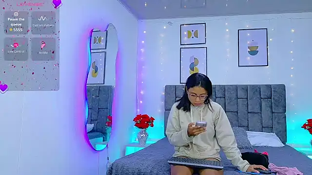 Snapshot of Soffia_Konig_ chatting on April 2026 12:10:02 PM Soffia Konig online show from April 2026 12:10:02 PM