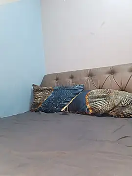 Julia Giulia online show from November 2025 02:06:02 PM