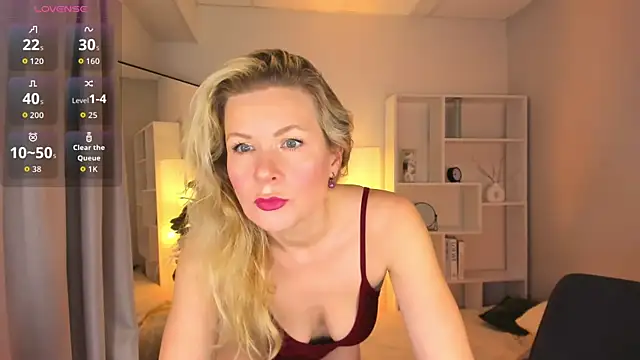 Snapshot of Julia_Giulia chatting on May 2026 05:50:02 PM Julia Giulia online show from May 2026 05:50:02 PM