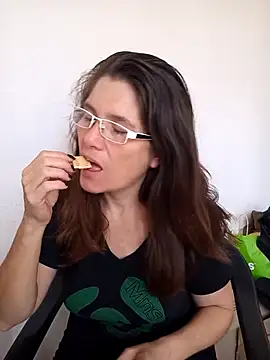 Merida2276 online show from November 2025 12:02:02 PM