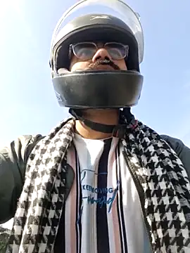 Snapshot of YoursThickDick chatting on January 2026 06:17:02 AM YoursThickDick online show from January 2026 06:17:02 AM