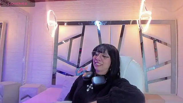 Niina Sissy online show from May 2026 11:01:01 PM