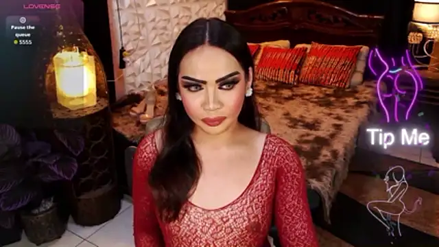 GODDESSHUGECOCKANDREA online show from May 2026 05:32:02 PM