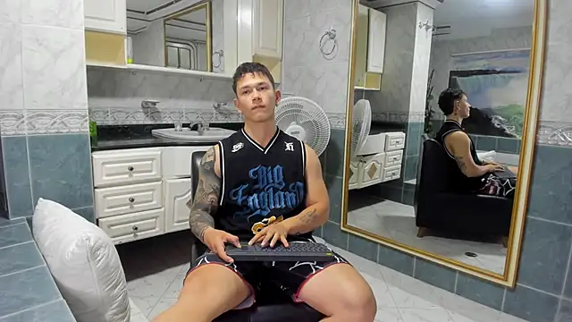 Thomas moon online show from September 2025 12:05:01 PM