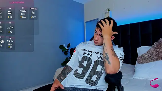 Thomas moon online show from November 2025 10:27:01 AM