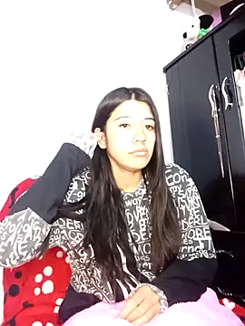 Snapshot of Madow_Lu chatting on October 2025 09:41:02 AM Madow Lu online show from October 2025 09:41:02 AM