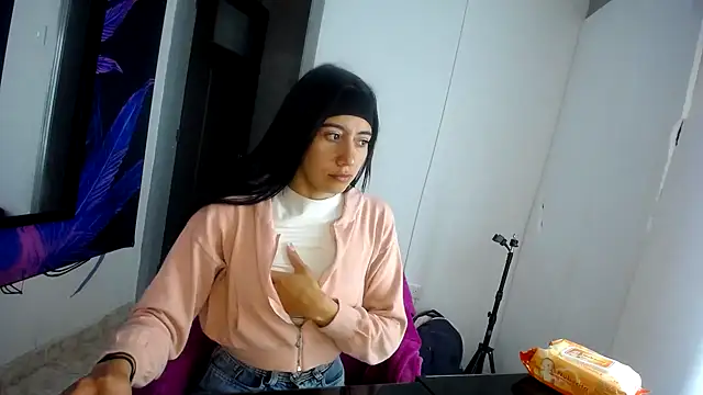 Snapshot of Madow_Lu chatting on October 2025 09:34:02 AM Madow Lu online show from October 2025 09:34:02 AM