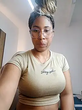 Elowen Clark online show from February 2026 07:21:01 PM