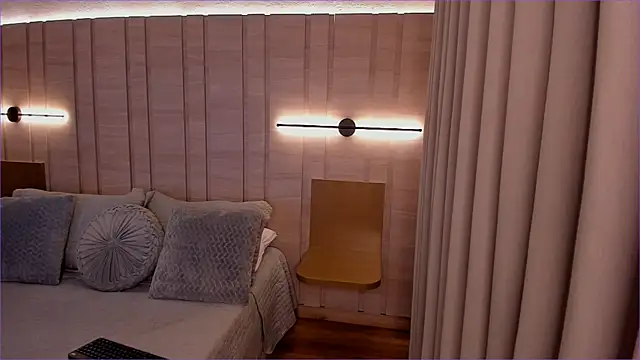 Isabellaroberts1 online show from October 2025 01:09:02 PM