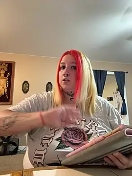 vanessraine online show from May 2026 02:20:02 AM