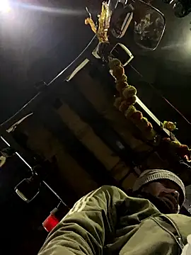 Snapshot of meralund9inch chatting on February 2026 11:01:01 PM meralund9inch online show from February 2026 11:01:01 PM