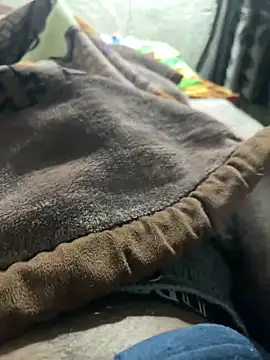 Snapshot of meralund9inch chatting on February 2026 04:14:01 PM meralund9inch online show from February 2026 04:14:01 PM