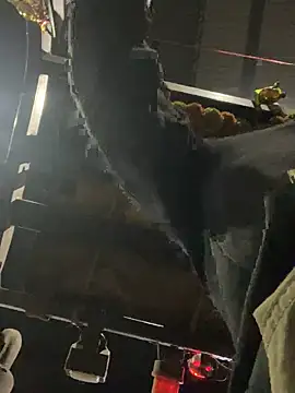 Snapshot of meralund9inch chatting on February 2026 07:13:02 PM meralund9inch online show from February 2026 07:13:02 PM