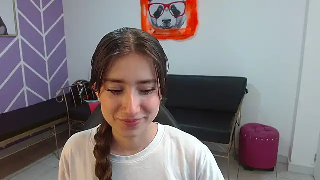 Adhara Kitten online show from October 2025 01:01:01 PM