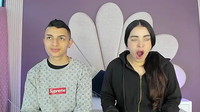 NickandAbby  online show from September 2025 11:58:01 AM