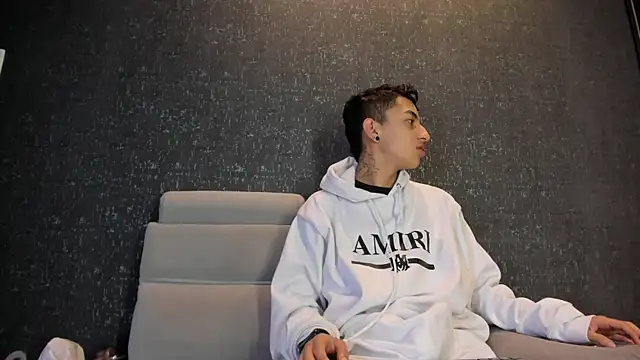 NickandAbby  online show from December 2025 01:51:02 PM