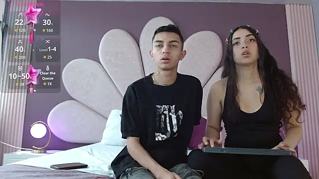 NickandAbby  online show from May 2026 07:22:01 PM