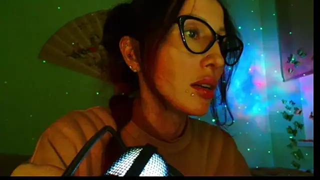 Snapshot of KiotoShine chatting on September 2025 10:36:01 PM KiotoShine online show from September 2025 10:36:01 PM