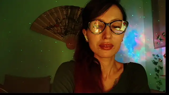 Snapshot of KiotoShine chatting on October 2025 06:37:01 PM KiotoShine online show from October 2025 06:37:01 PM