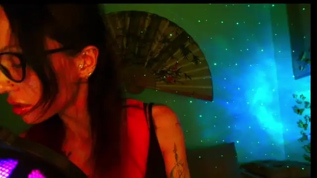 Snapshot of KiotoShine chatting on October 2025 09:12:02 PM KiotoShine online show from October 2025 09:12:02 PM