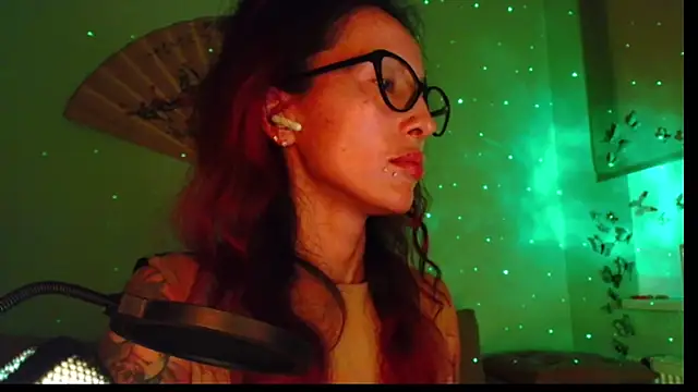 Snapshot of KiotoShine chatting on October 2025 03:35:02 PM KiotoShine online show from October 2025 03:35:02 PM