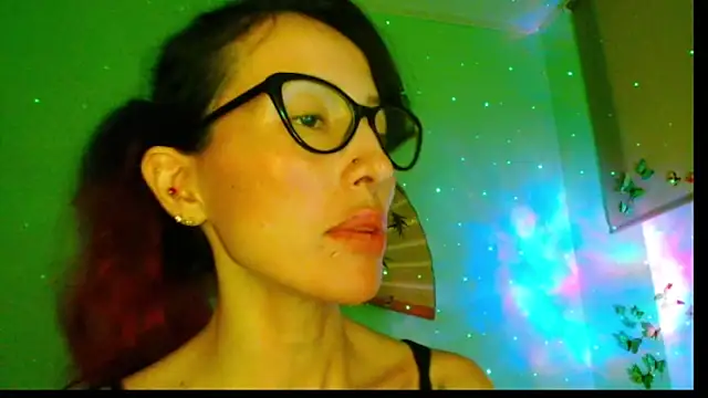 Snapshot of KiotoShine chatting on October 2025 06:07:02 PM KiotoShine online show from October 2025 06:07:02 PM