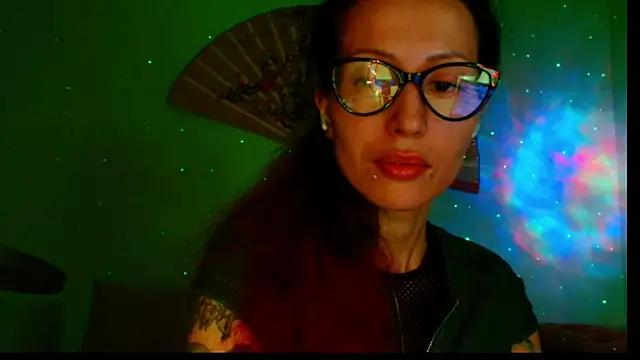 Snapshot of KiotoShine chatting on November 2025 06:09:02 PM KiotoShine online show from November 2025 06:09:02 PM