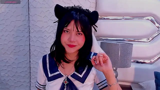 TatiLee online show from November 2025 05:55:02 PM